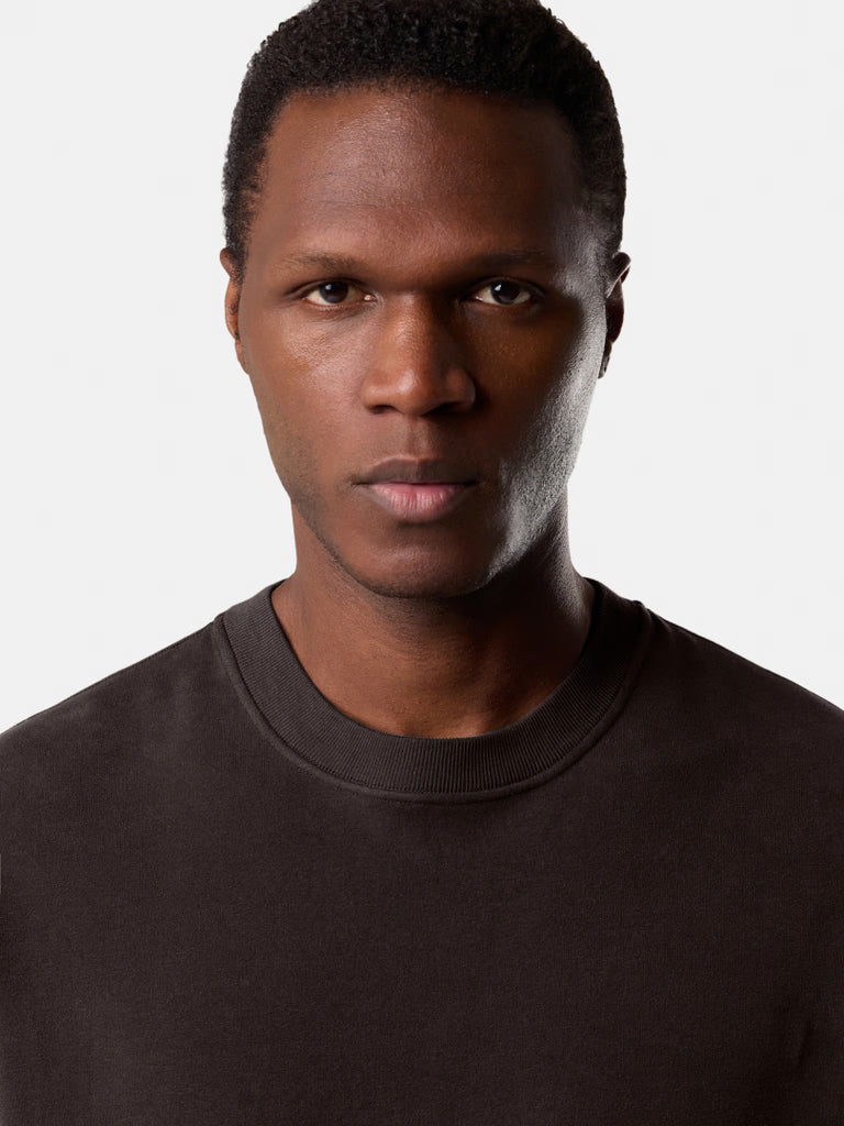 T-SHIRT À COL ROND CONFORTABLE MARRON FONCÉ